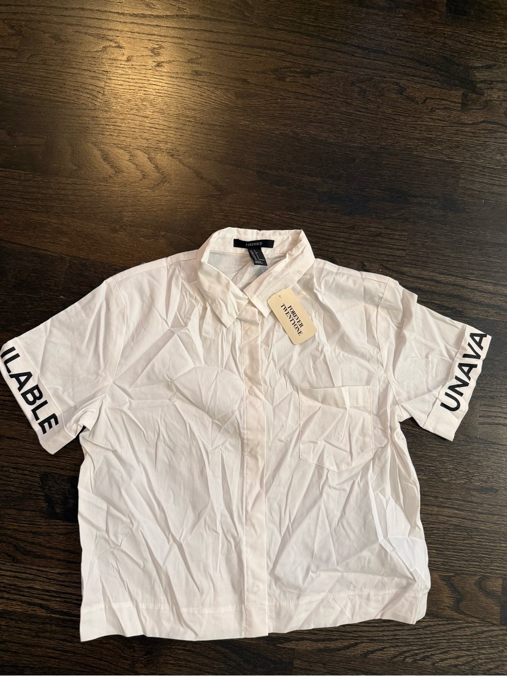 Forever 21 White Short-Sleeve Button Shirt with Sleeve Text size s brand new
